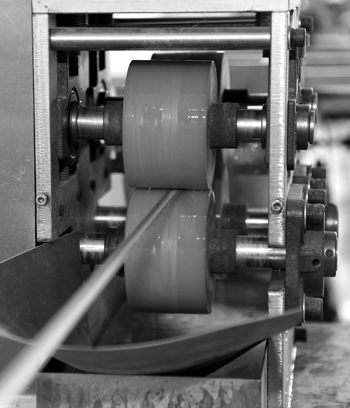 Artificial thatch rattan production