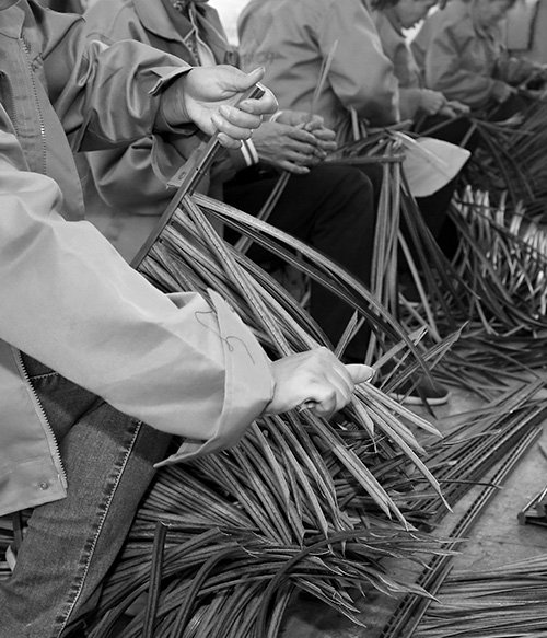 Hand-woven artificial thatch