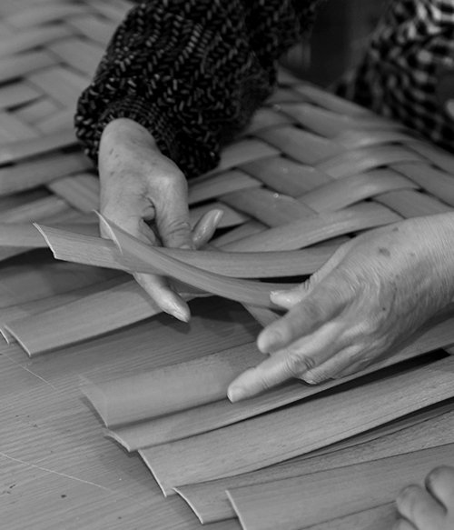 Hand-woven bamboo mat